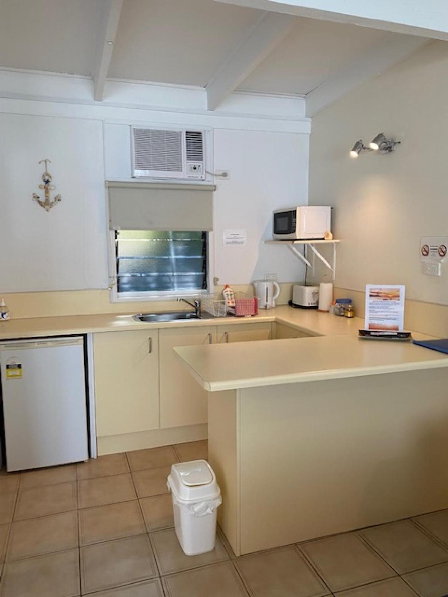 Affordable Island Escape! Queen Studio, Nelly Bay Exteriör bild