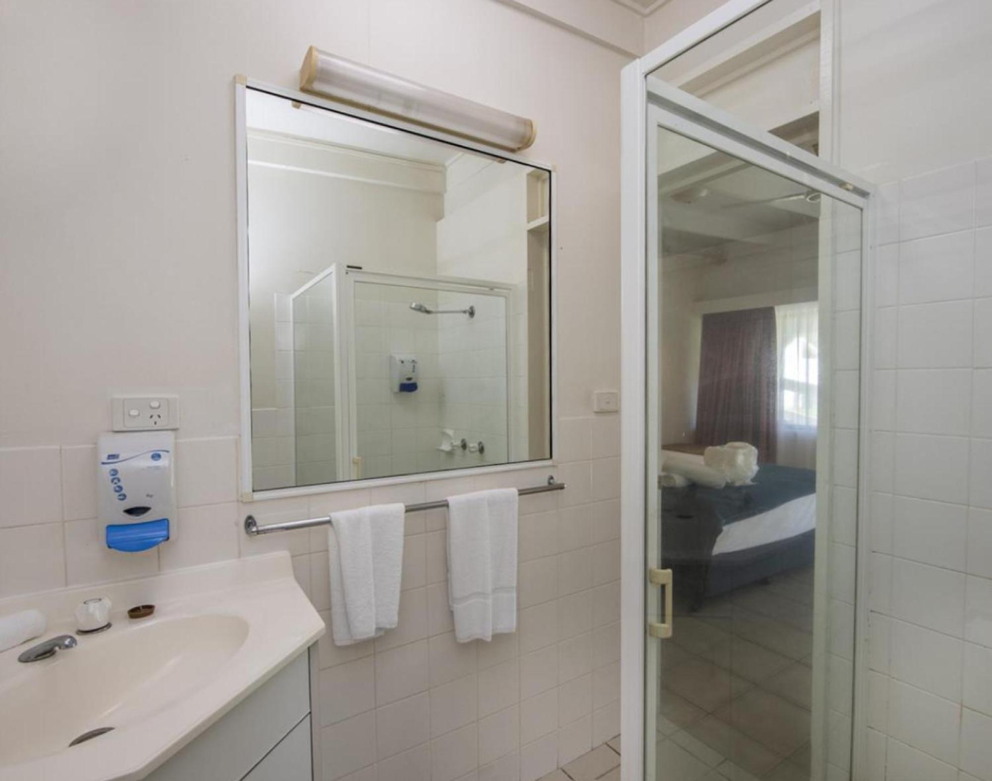 Affordable Island Escape! Queen Studio, Nelly Bay Exteriör bild